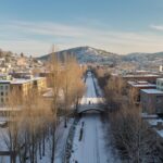 découvrez antatika madagascar, un village isolé et authentique. notre guide complet vous plonge au cœur de ses traditions, paysages préservés et culture unique.